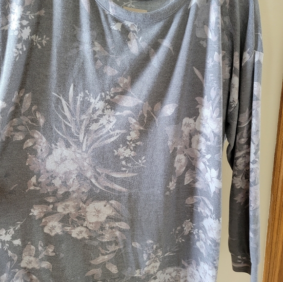Chaser floral pullover sweatshirt, Stitch Fix - Picture 4 of 5